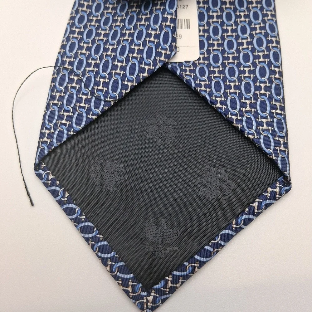 New Brooks Brothers 346 Tie Blue Chain Link Pattern All Silk 3.5x57x1.5 USA